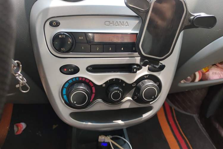 Used CHANGAN Benni mini 2011 1.0L IMT Comfort Edition Audio And AC Panel