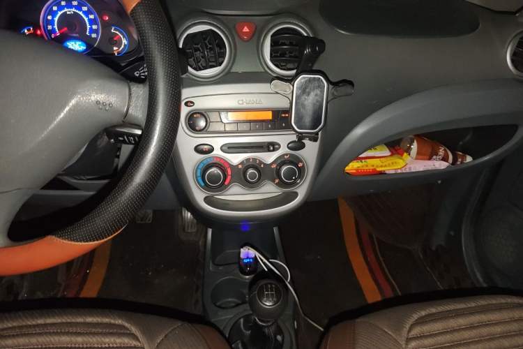 Used CHANGAN Benni mini 2011 1.0L IMT Comfort Edition Audio And AC Panel