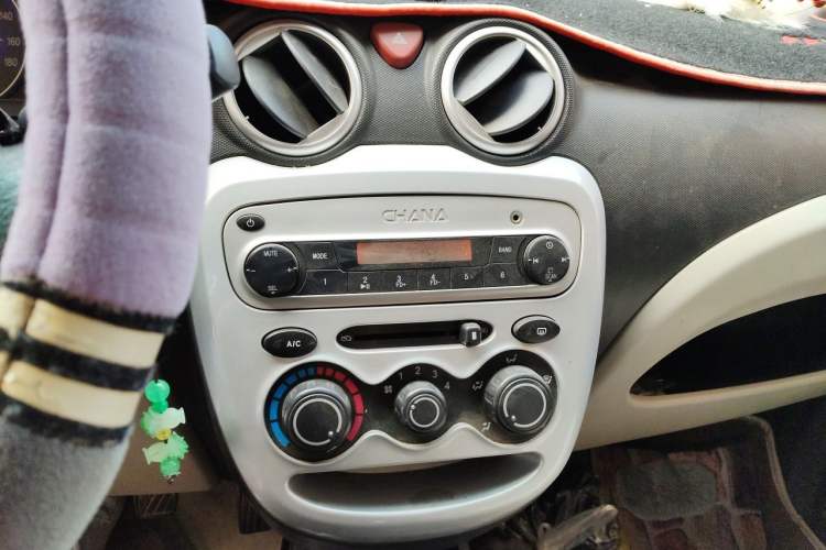 Used CHANGAN Benni mini 2012 1.0L Manual Fashion Edition China IV Standard Audio And AC Panel