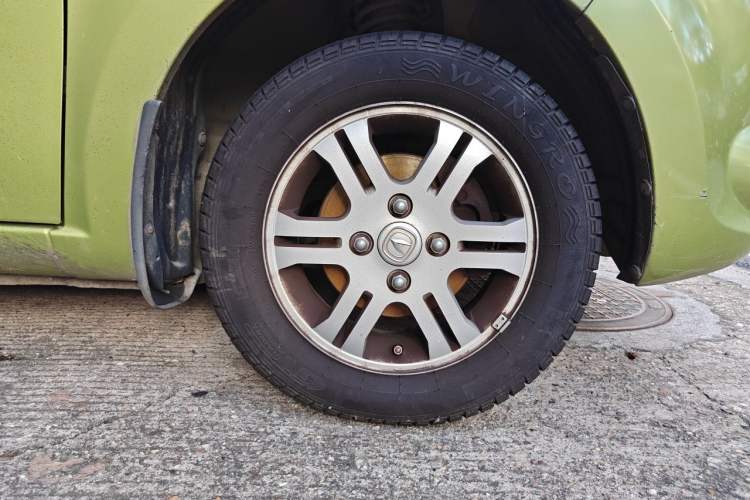 Used CHANGAN Benni mini 2012 1.0L Manual Fashion Edition China V Standard Right Front Wheel Hub