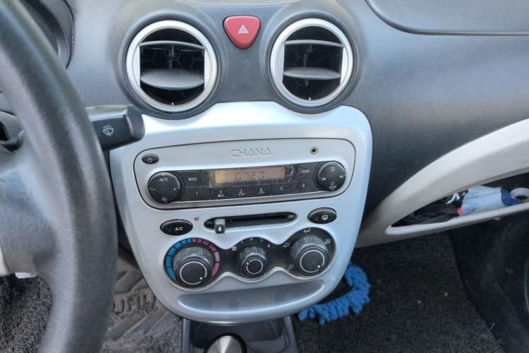 Used CHANGAN Benni mini 2012 1.0L Manual Fashion Edition China V Standard Audio And AC Panel