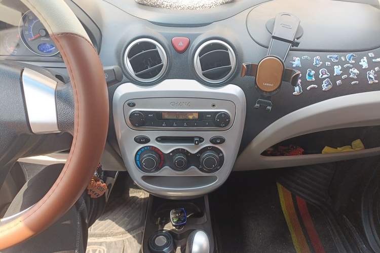 Used CHANGAN Benni mini 2012 1.0L IMT Fashion Edition China IV Standard Audio And AC Panel