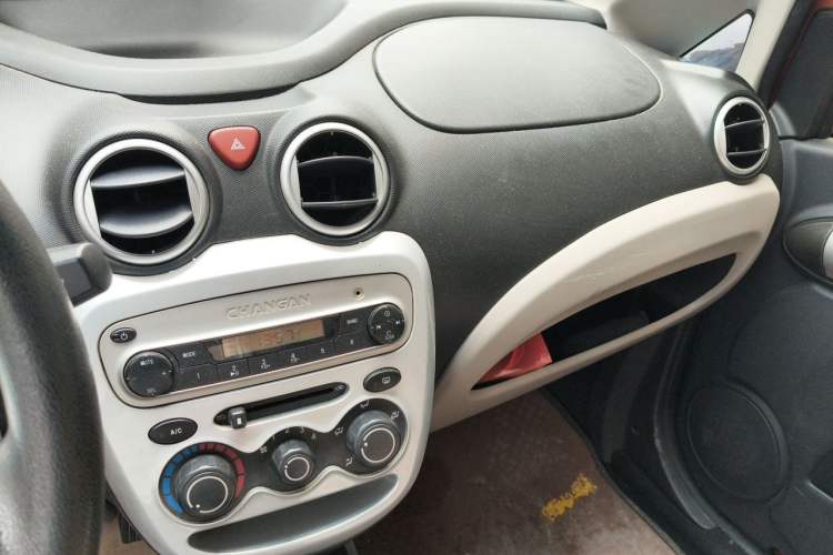 Used CHANGAN Benni mini 2012 1.0L Manual Fashion Edition China IV Standard Audio And AC Panel