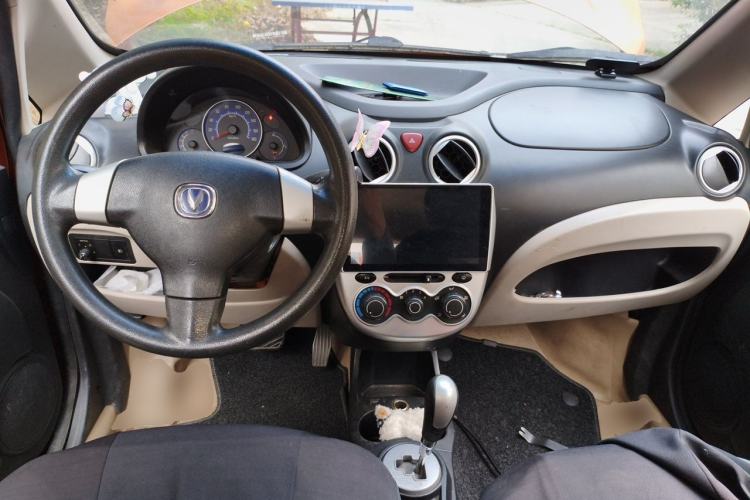 Used CHANGAN Benni mini 2012 1.0L IMT Fashion Edition China IV Standard Center Console