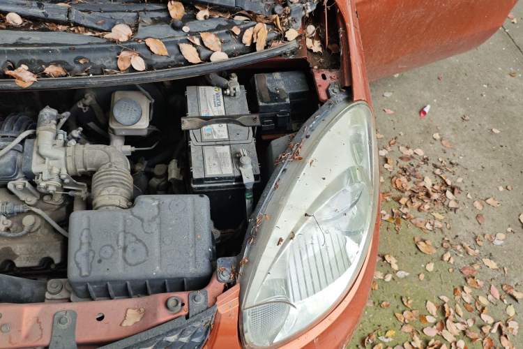 Used CHANGAN Benni mini 2012 1.0L Manual Fashion Edition China IV Standard Engine Bay Left