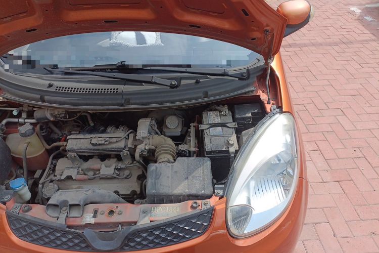 Used CHANGAN Benni mini 2012 1.0L IMT Fashion Edition China IV Standard Engine Bay Left