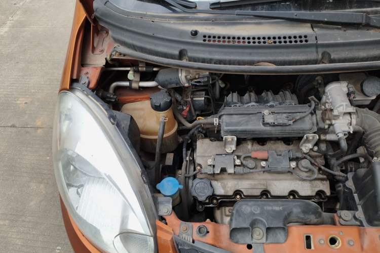 Used CHANGAN Benni mini 2012 1.0L IMT Fashion Edition China IV Standard Engine Bay Right
