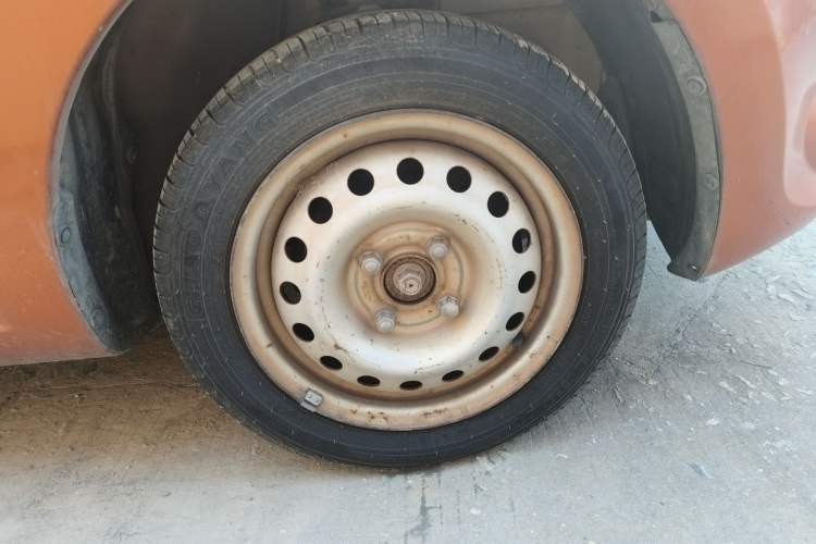 Used CHANGAN Benni mini 2012 1.0L Manual Family Edition China IV Standard Right Front Wheel Hub