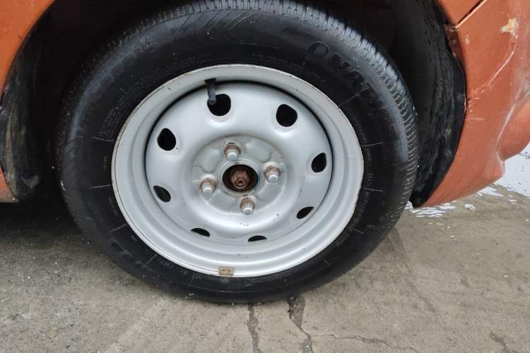 Used CHANGAN Benni mini 2012 1.0L Manual Family Edition China IV Standard Right Front Wheel Hub