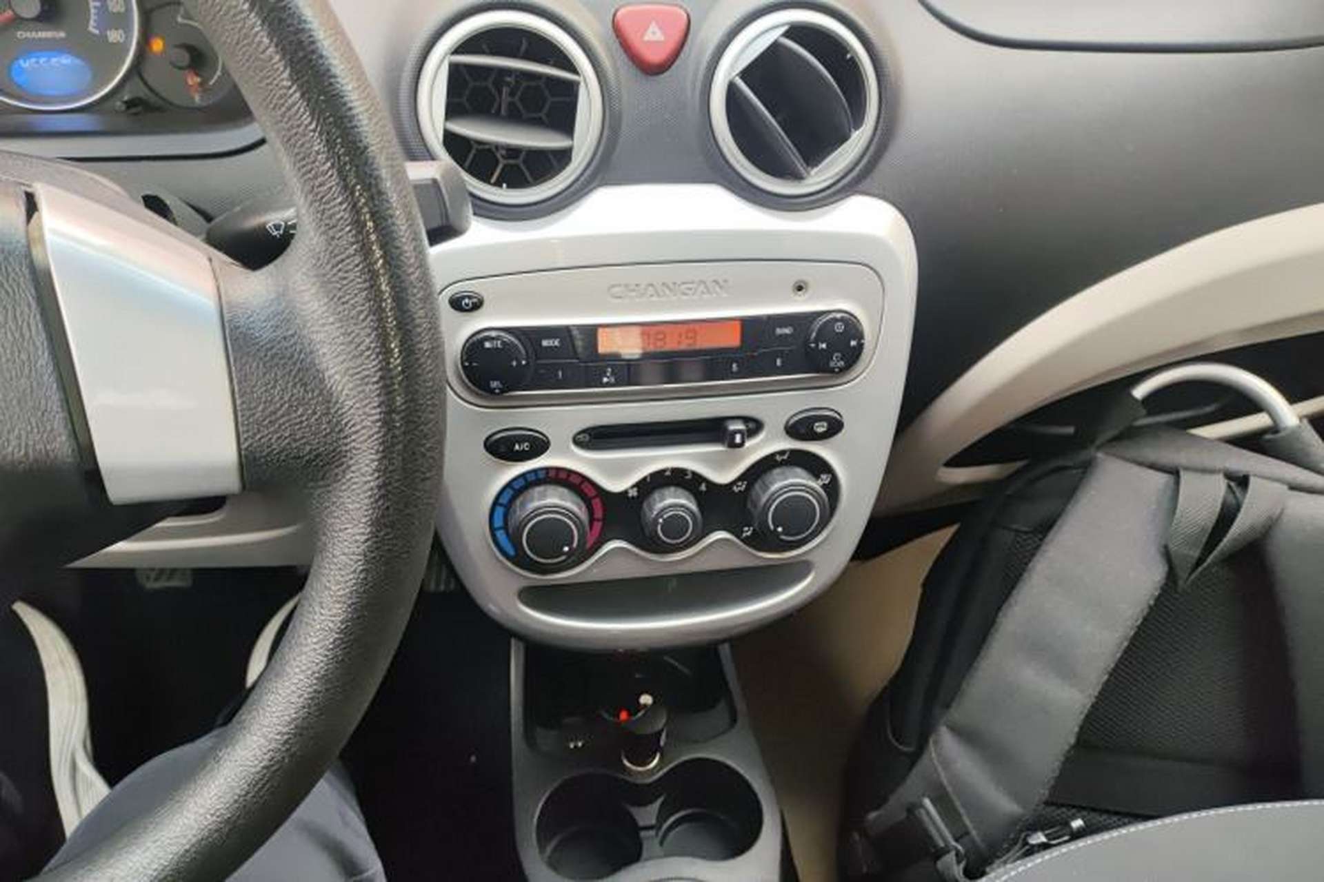 Used CHANGAN Benni mini 2012 1.0L Manual Fashion Edition China V Standard Audio And AC Panel