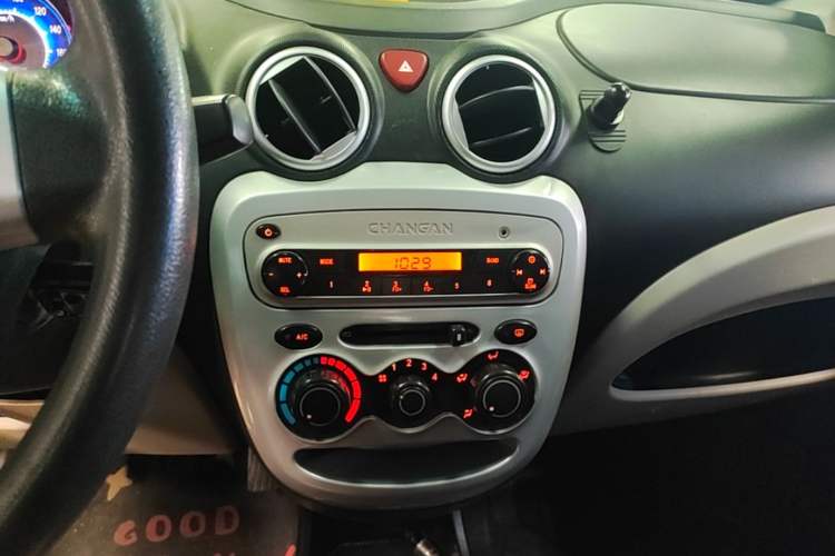 Used CHANGAN Benni mini 2012 1.0L Manual Fashion Edition China IV Standard Audio And AC Panel