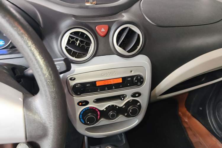 Used CHANGAN Benni mini 2012 1.0L Manual Fashion Edition China IV Standard Audio And AC Panel