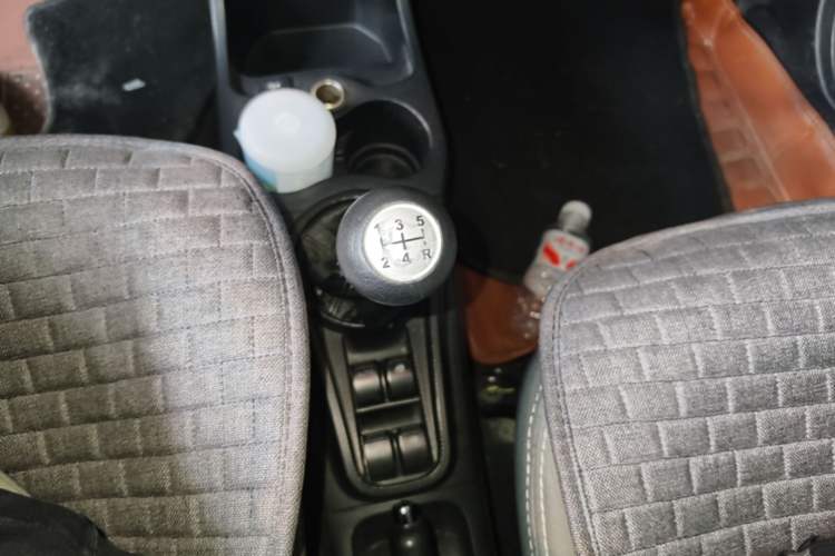Used CHANGAN Benni mini 2012 1.0L Manual Fashion Edition China IV Standard Gear Lever