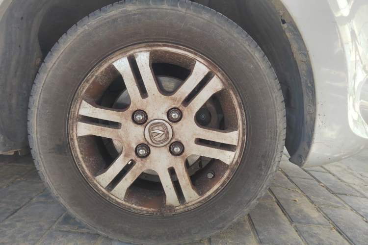 Used CHANGAN Benni mini 2012 1.0L Manual Family Edition China IV Standard Right Front Wheel Hub