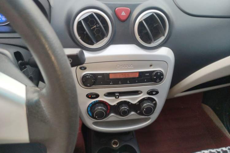 Used CHANGAN Benni mini 2012 1.0L Manual Family Edition China IV Standard Audio And AC Panel