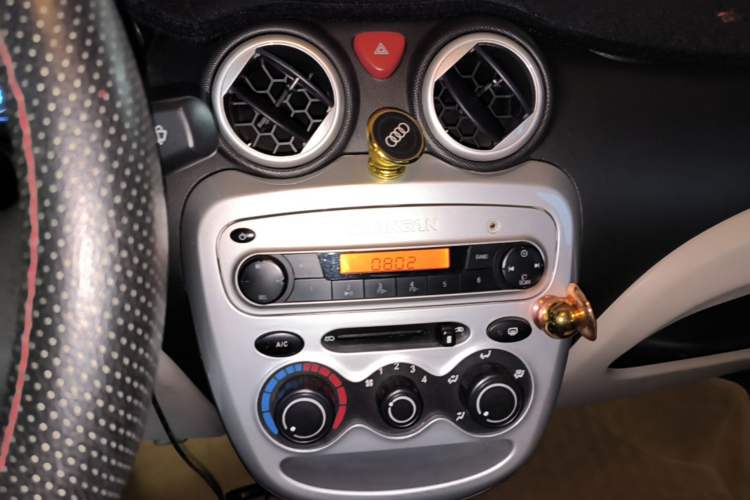 Used CHANGAN Benni mini 2012 1.0L Manual Fashion Edition China V Standard Audio And AC Panel