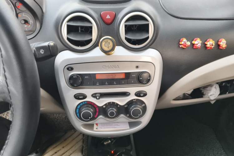 Used CHANGAN Benni mini 2012 1.0L Manual Fashion Edition China IV Standard Audio And AC Panel