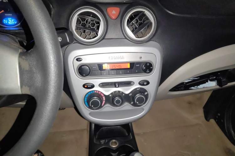 Used CHANGAN Benni mini 2012 1.0L IMT Fashion Edition China IV Standard Audio And AC Panel