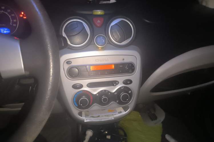 Used CHANGAN Benni mini 2012 1.0L Manual Fashion Edition China IV Standard Audio And AC Panel