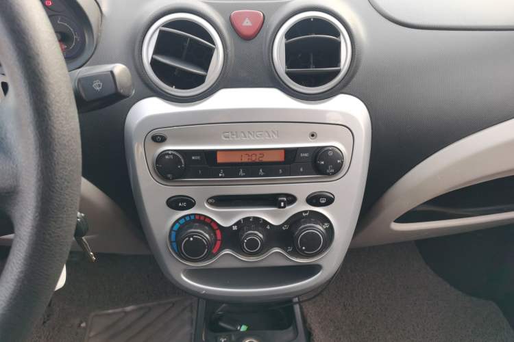 Used CHANGAN Benni mini 2012 1.0L Manual Fashion Edition China V Standard Audio And AC Panel