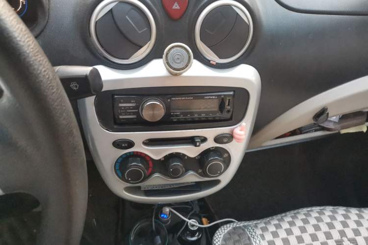 Used CHANGAN Benni mini 2012 1.0L Manual Fashion Edition China IV Standard Audio And AC Panel
