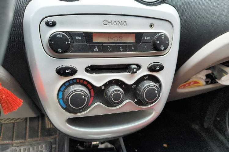 Used CHANGAN Benni mini 2012 1.0L IMT Fashion Edition China IV Standard Audio And AC Panel
