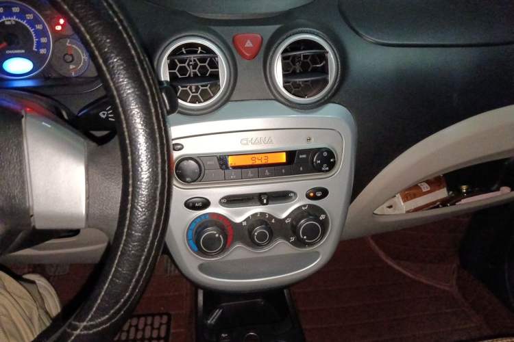 Used CHANGAN Benni mini 2012 1.0L Manual Fashion Edition China IV Standard Audio And AC Panel