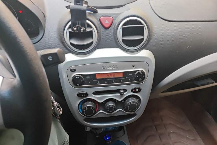 Used CHANGAN Benni mini 2012 1.0L Manual Fashion Edition China IV Standard Audio And AC Panel