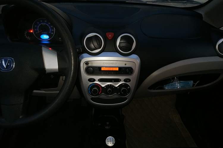 Used CHANGAN Benni mini 2012 1.0L Manual Fashion Edition China V Standard Audio And AC Panel