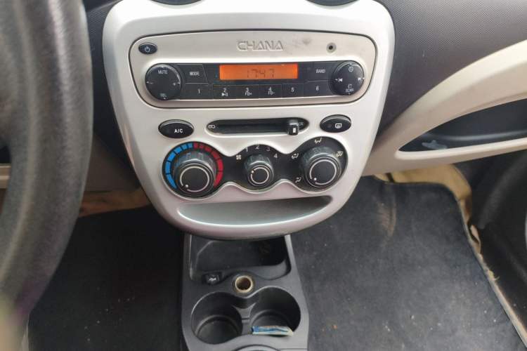 Used CHANGAN Benni mini 2012 1.0L Manual Fashion Edition China V Standard Audio And AC Panel