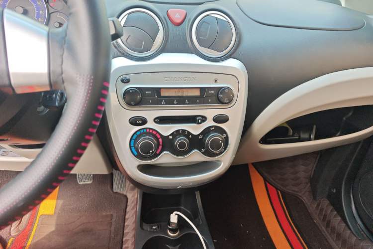 Used CHANGAN Benni mini 2012 1.0L Manual Family Edition China IV Standard Audio And AC Panel