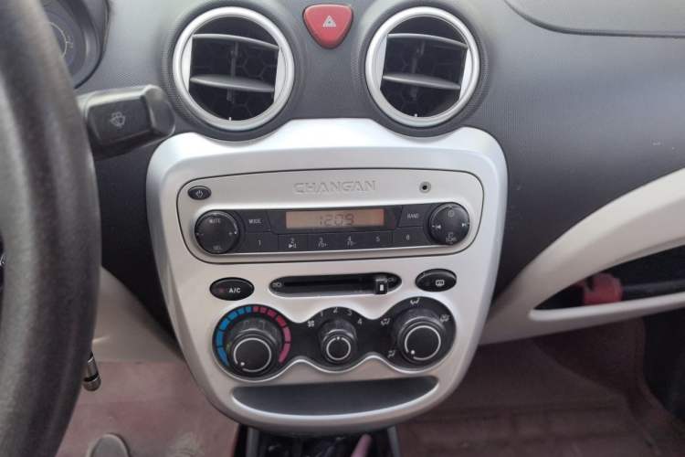 Used CHANGAN Benni mini 2012 1.0L Manual Fashion Edition China V Standard Audio And AC Panel