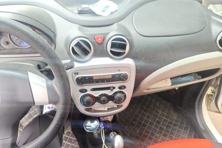 Used CHANGAN Benni mini 2012 1.0L IMT Fashion Edition China IV Standard Audio And AC Panel