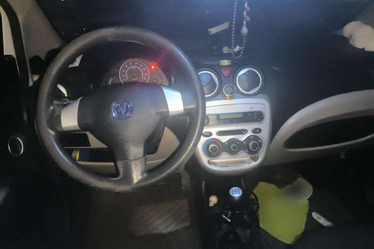 Used CHANGAN Benni mini 2012 1.0L Manual Fashion Edition China IV Standard Center Console