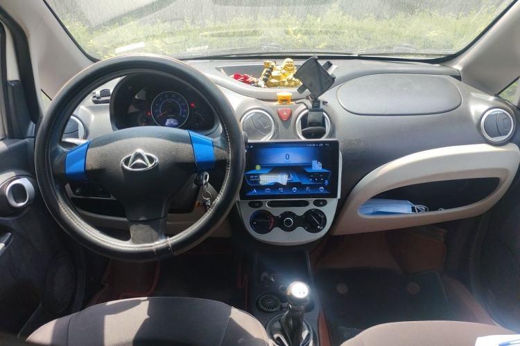 Used CHANGAN Benni mini 2012 1.0L Manual Fashion Edition China IV Standard Center Console