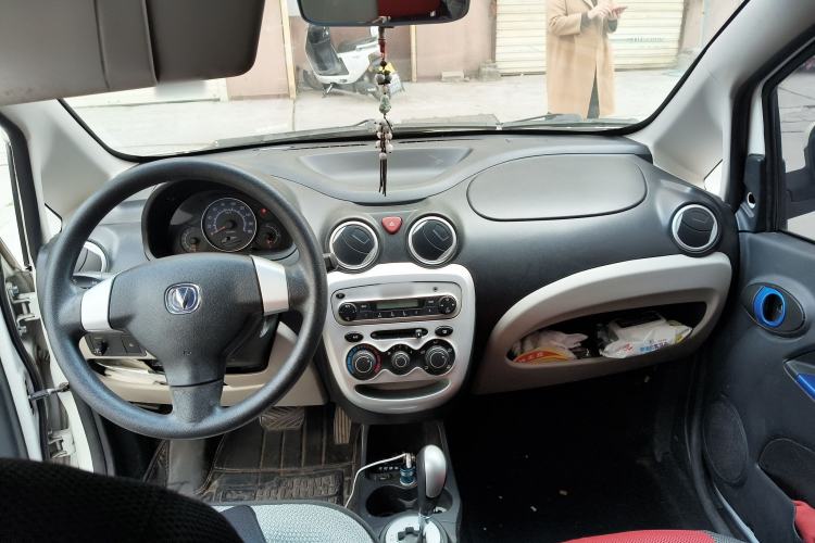 Used CHANGAN Benni mini 2012 1.0L IMT Fashion Edition China IV Standard Center Console
