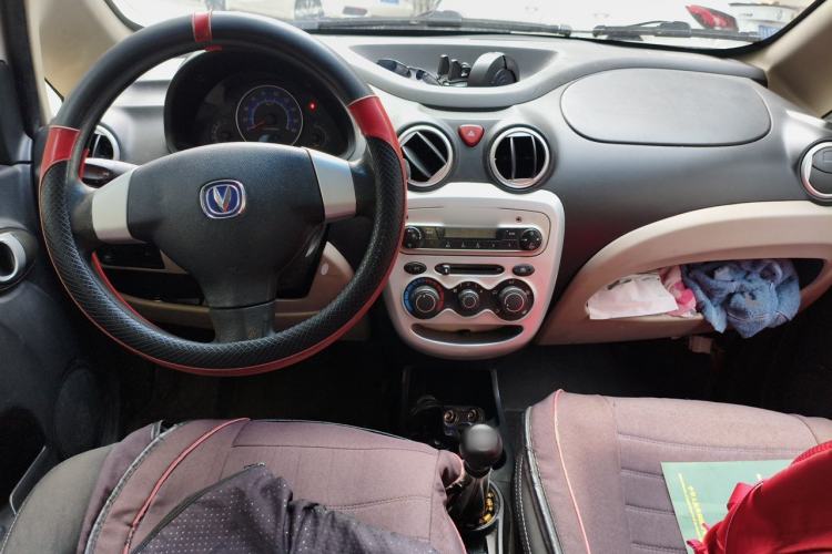 Used CHANGAN Benni mini 2012 1.0L Manual Fashion Edition China IV Standard Center Console