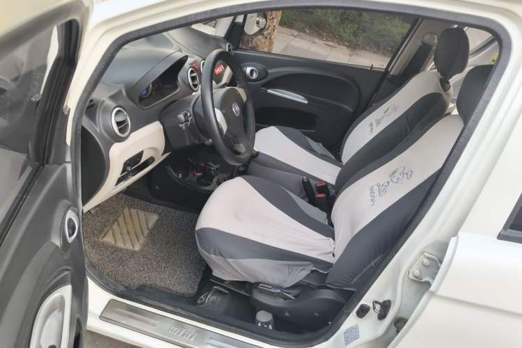 Used CHANGAN Benni mini 2012 1.0L Manual Fashion Edition China IV Standard Driver Seat