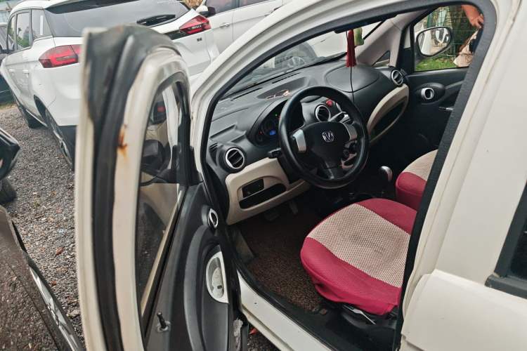 Used CHANGAN Benni mini 2012 1.0L IMT Fashion Edition China IV Standard Driver Seat