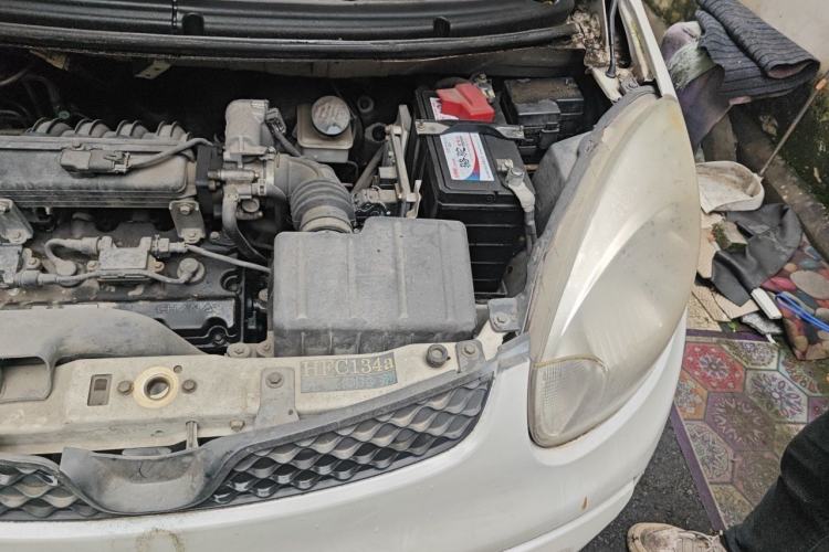 Used CHANGAN Benni mini 2012 1.0L IMT Fashion Edition China IV Standard Engine Bay Left