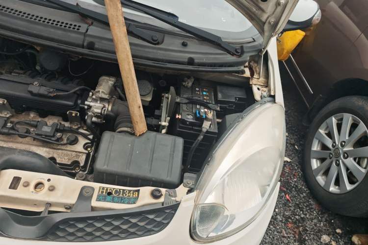 Used CHANGAN Benni mini 2012 1.0L IMT Fashion Edition China IV Standard Engine Bay Left