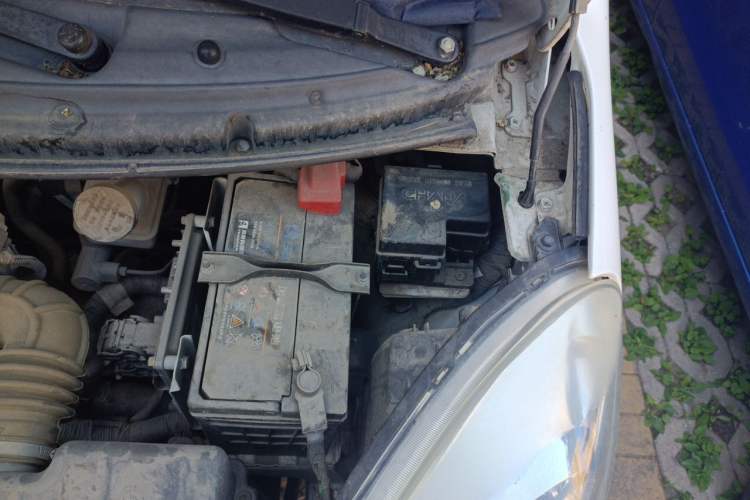 Used CHANGAN Benni mini 2012 1.0L IMT Fashion Edition China IV Standard Engine Bay Left