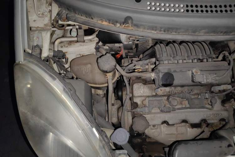Used CHANGAN Benni mini 2012 1.0L IMT Fashion Edition China IV Standard Engine Bay Right