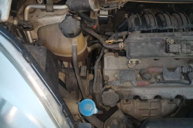Used CHANGAN Benni mini 2012 1.0L Manual Fashion Edition China IV Standard Engine Bay Right