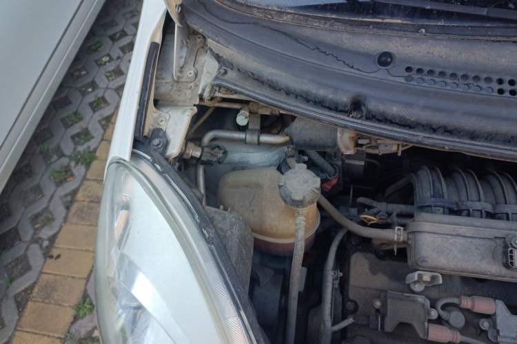 Used CHANGAN Benni mini 2012 1.0L IMT Fashion Edition China IV Standard Engine Bay Right