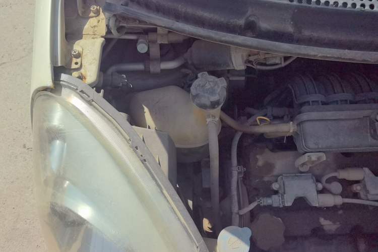 Used CHANGAN Benni mini 2012 1.0L Manual Fashion Edition China V Standard Engine Bay Right