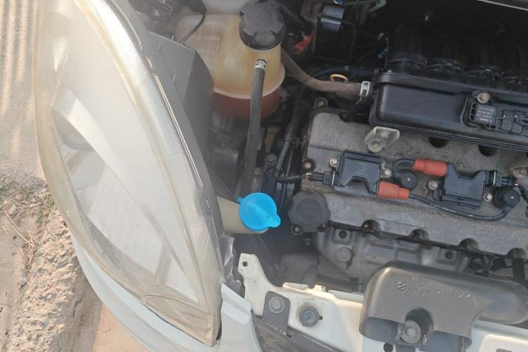 Used CHANGAN Benni mini 2012 1.0L Manual Fashion Edition China IV Standard Engine Bay Right