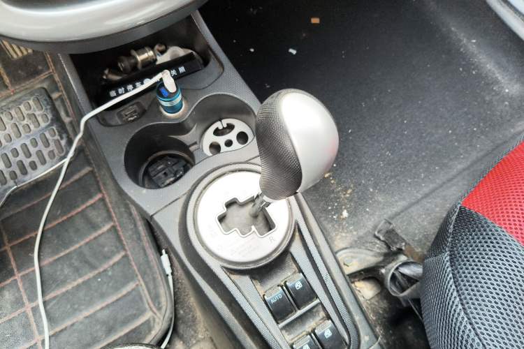 Used CHANGAN Benni mini 2012 1.0L IMT Fashion Edition China IV Standard Gear Lever