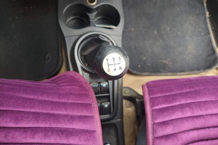 Used CHANGAN Benni mini 2012 1.0L Manual Fashion Edition China V Standard Gear Lever