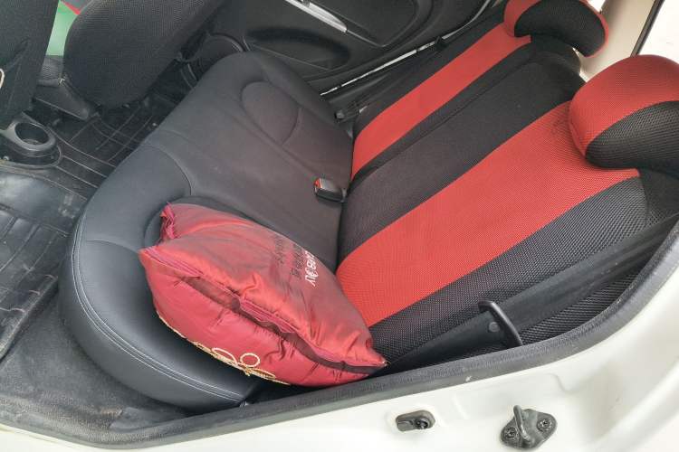 Used CHANGAN Benni mini 2012 1.0L IMT Fashion Edition China IV Standard Left Rear Seat